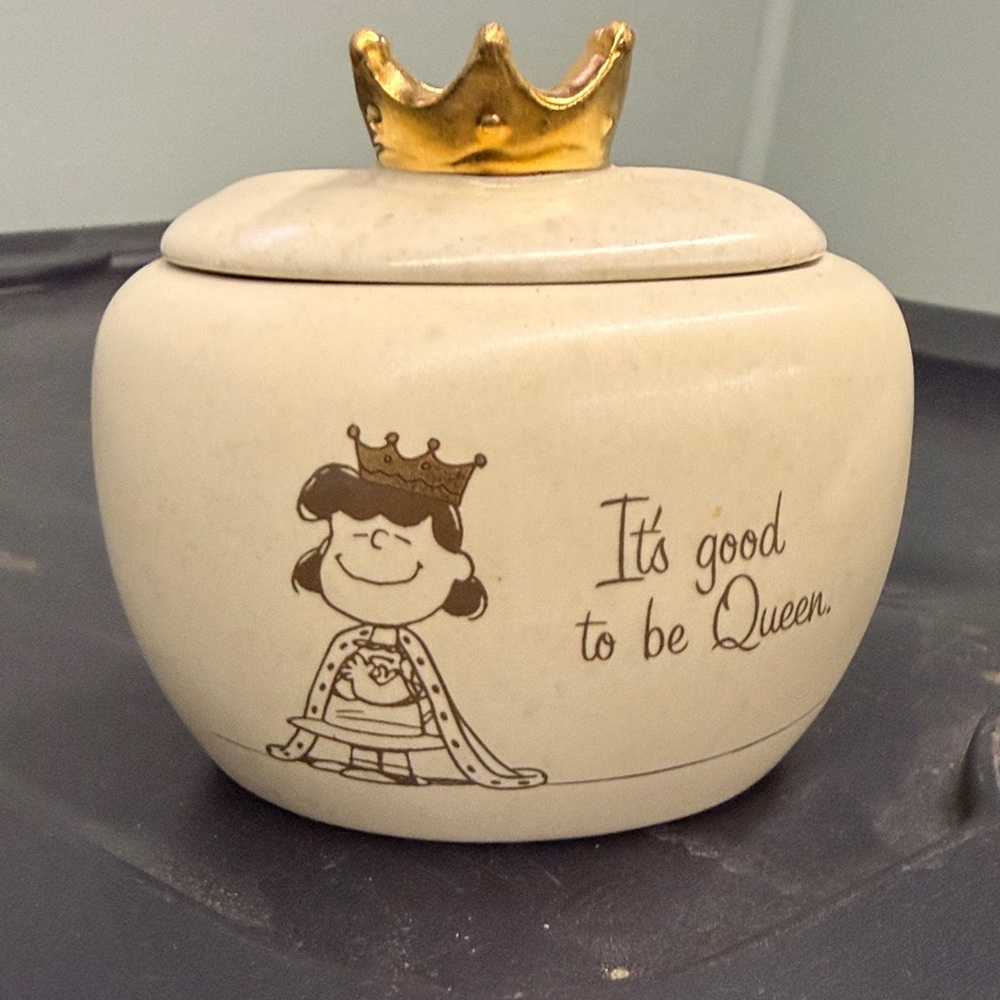 Hallmark Peanuts Featuring Lucy